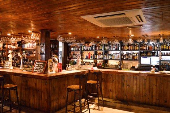 Woodstock Bar